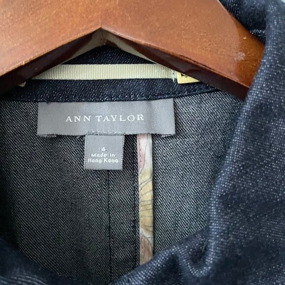Ann Taylor Blue Button Up Denim Jacket Women’s Size 4 Pockets Peter Pan Collar - Picture 4 of 8
